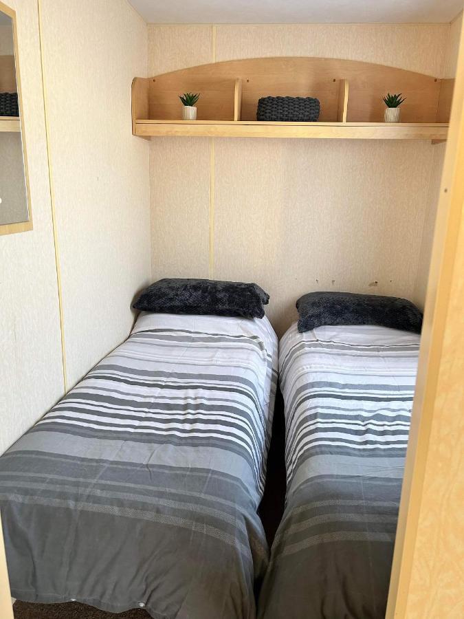 Lyntons 3 Bedroom Caravan Pets Stay Free Linen Included Heacham Exterior foto
